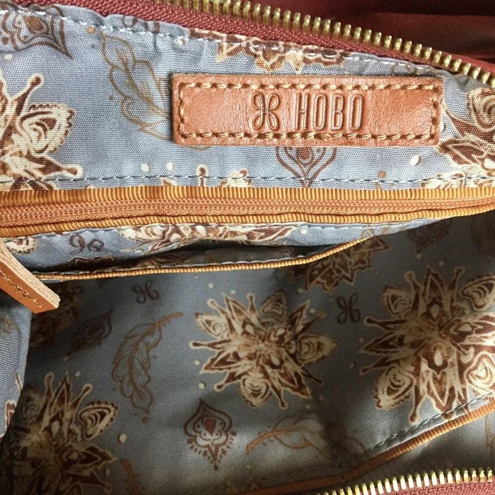 HOBO Fielder Shoulder Bag‎ SCARLET